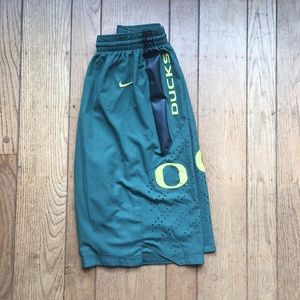 Nike Oregon Ducks Green Yellow Basketball Shorts